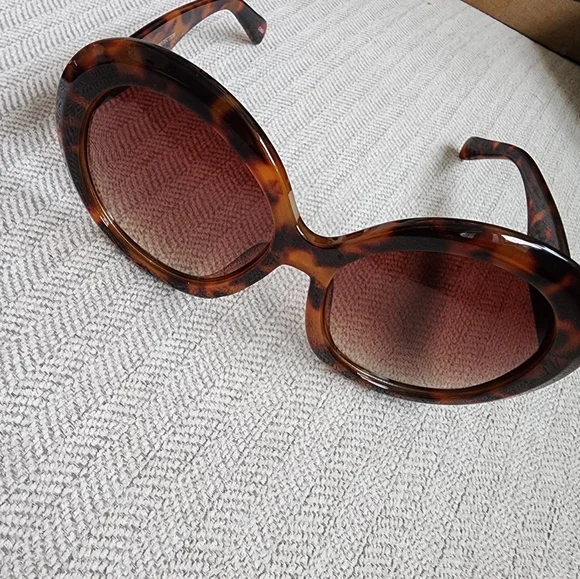 Pop Shady Oversized Bubble sunglasses UV 400 light protection😎 - Tortoise shade - Picture 4 of 8